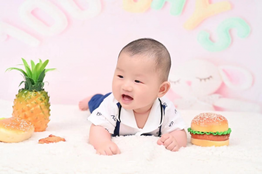 襄垣宝宝在妈妈肚子里